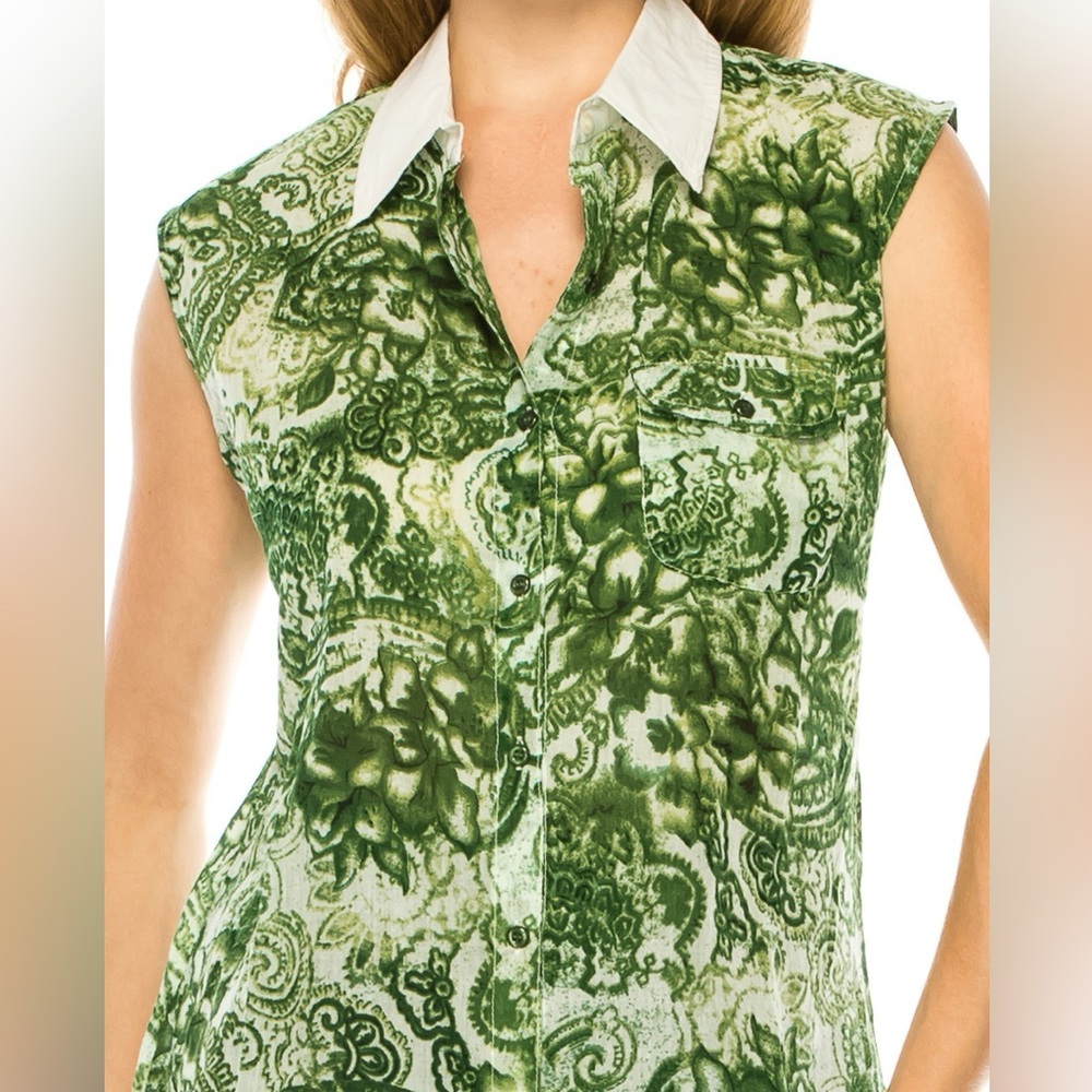 Fashion Magazine Sleeveless Green Floral Button Down Shirt
Size Xl